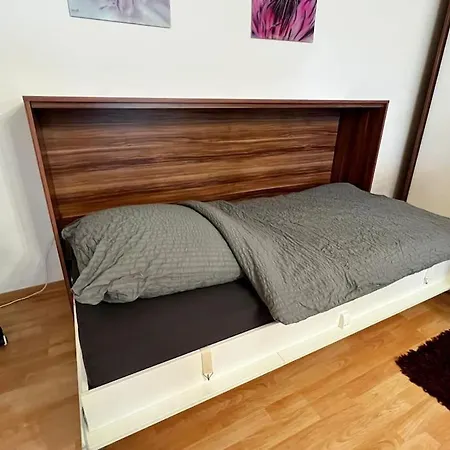 In Bester Lage Von *